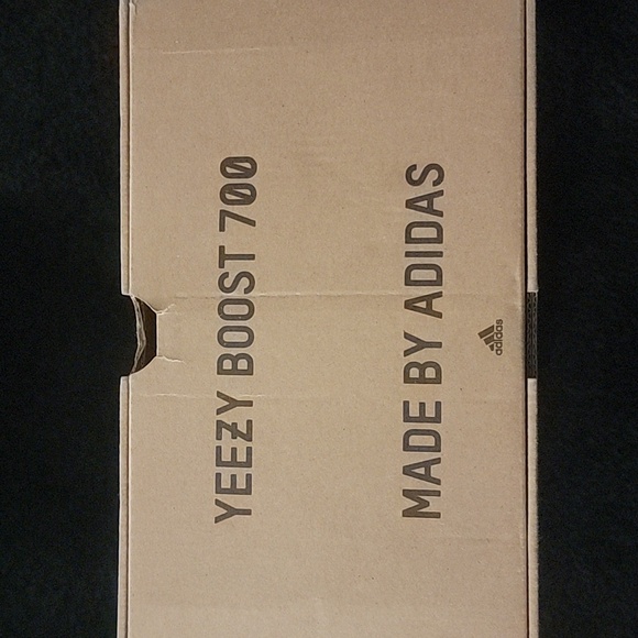 YEEZY BOOST 700 V2 Size 10.5 - Picture 5 of 8